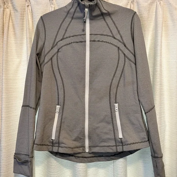 Lululemon Define Jacket Sz 12 In Tonka
Stripe Heathered Slate White - Picture 4 of 13